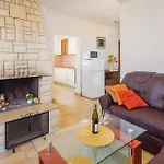 Ravni Vi לאבין